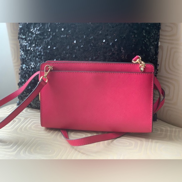 Michael Kors pink crossbody bag. 90%new. 25*16 cm - Picture 2 of 6